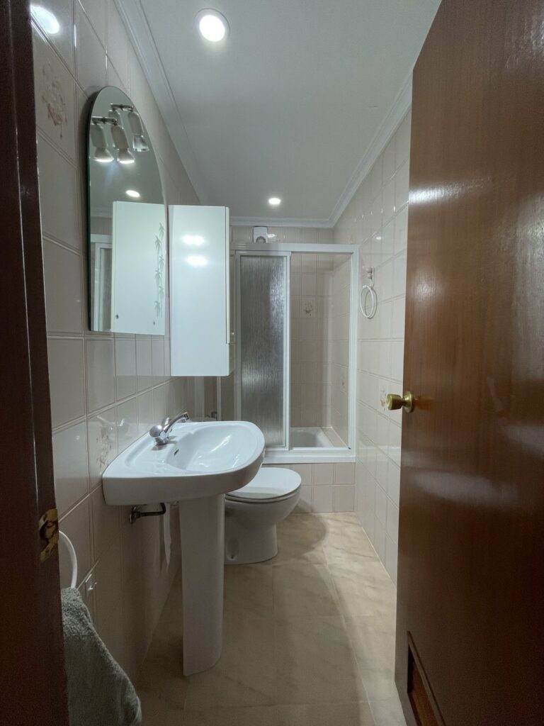 Proyecto Interiorismo y Reforma Integral - Esquilo 22 - El Cónsul - Málaga - Estado Inicial - 07 - baño 2