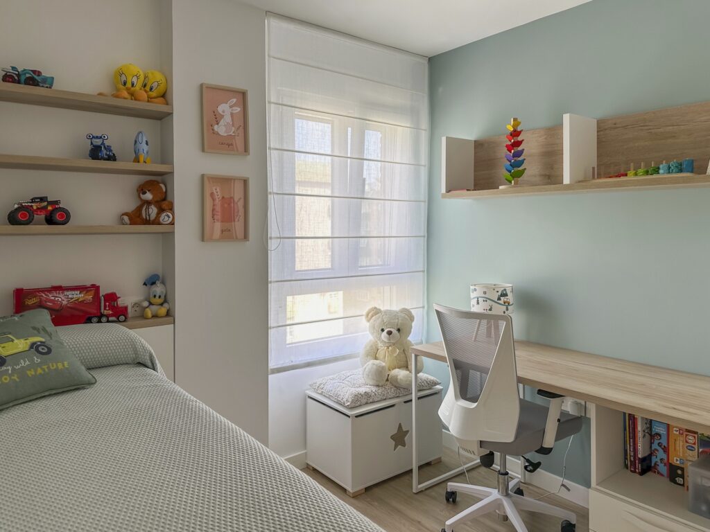 Reforma Integral Vivienda - Av Pío Baroja - Echeverría del Palo - Málaga - Estado Final - 24 - Dormitorio infantil verde Reforma Integral Vivienda - Av Pío Baroja - Echeverría del Palo - Málaga - Estado Final - 24 - Dormitorio infantil verde