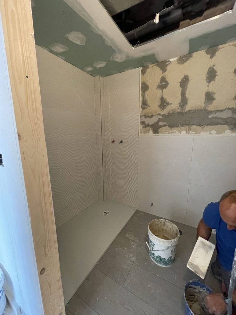 Reforma Integral Vivienda Av del Lido - Playamar - Torremolinos - 17 - Alicatado baño