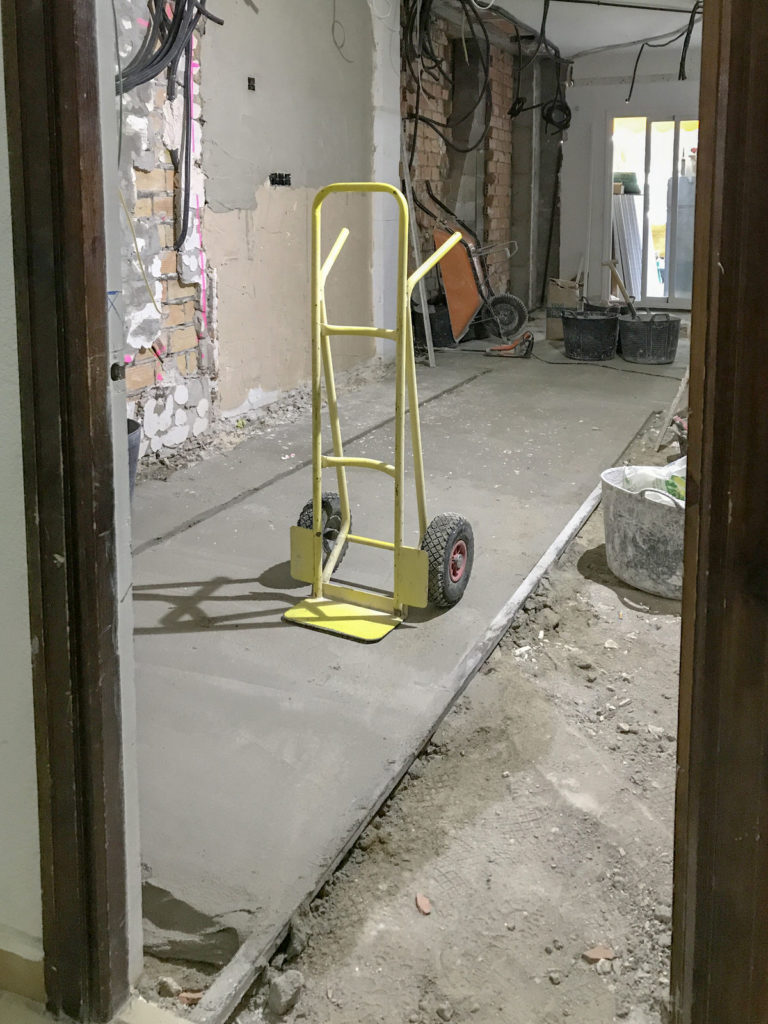 Reforma integral apartamento estudio Marbella &ndash; 16 &ndash; Obra &ndash; Nueva solera