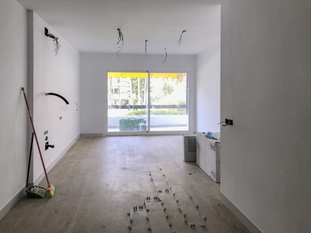 Reforma integral apartamento estudio Marbella &ndash; 26 &ndash; Obra &ndash; Alisado y pintura