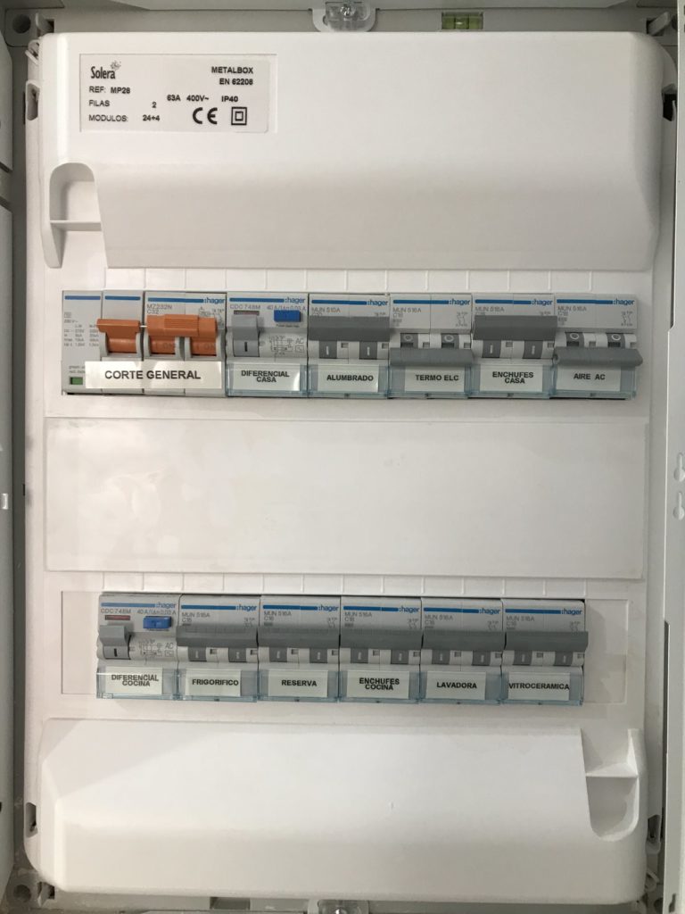 Proyecto de Interiorismo y Reforma de Vivienda en calle Maestro Solano,  Torremolinos - Lago y Ortiz